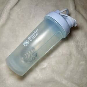 Blender Bottle 28oz Classic V2 Light Blue Gray‎ Tumbler